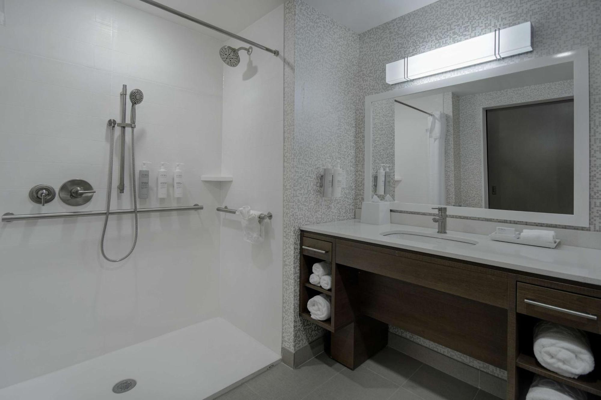 Home2 Suites By Hilton Grand Rapids Airport Kentwood Buitenkant foto