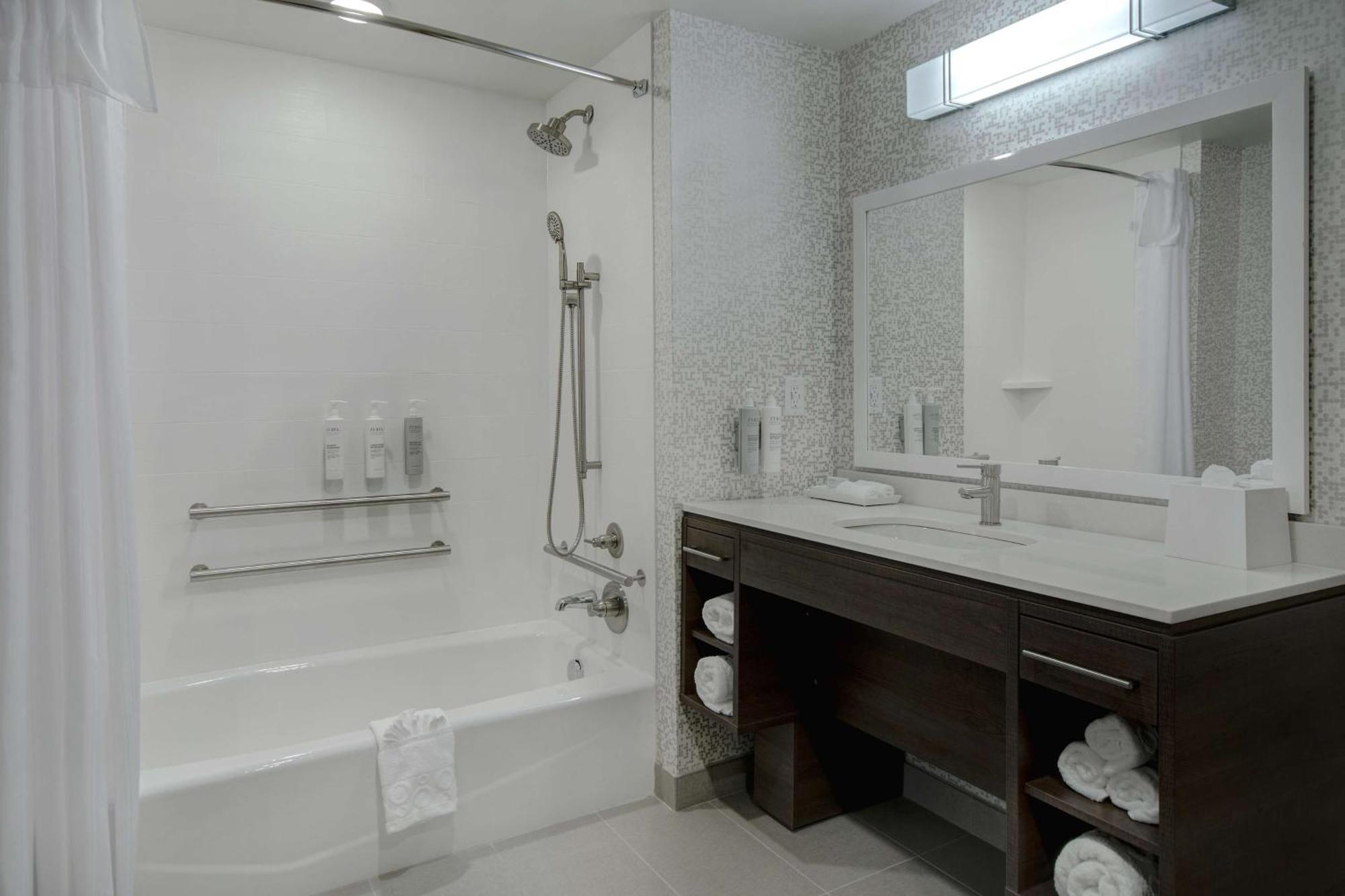 Home2 Suites By Hilton Grand Rapids Airport Kentwood Buitenkant foto